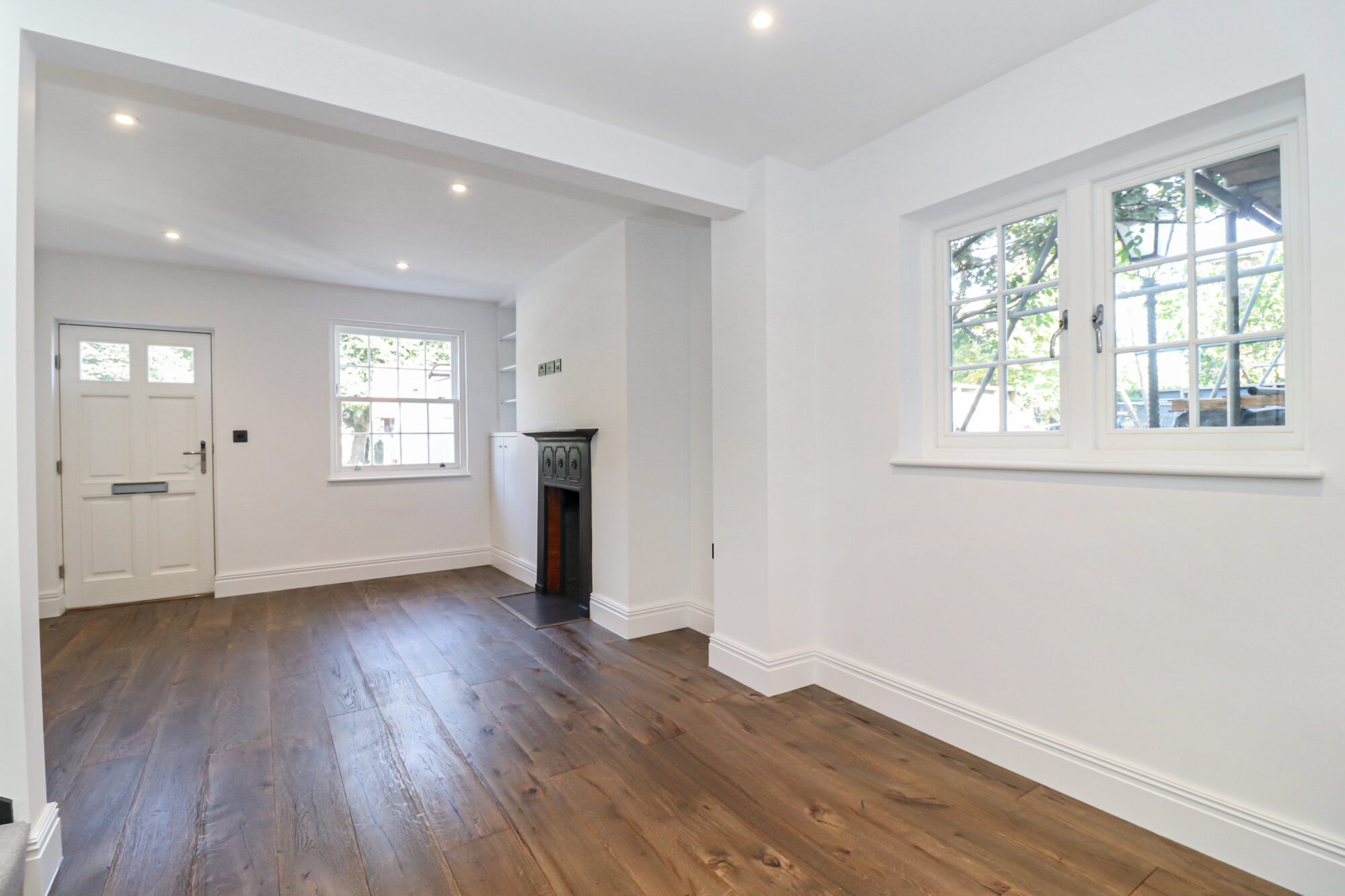 2531 High Street, Abbots Langley church